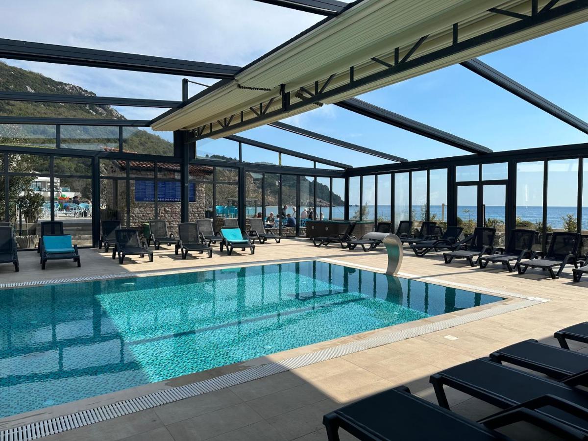 Pearl Beach - Hills & Hotel