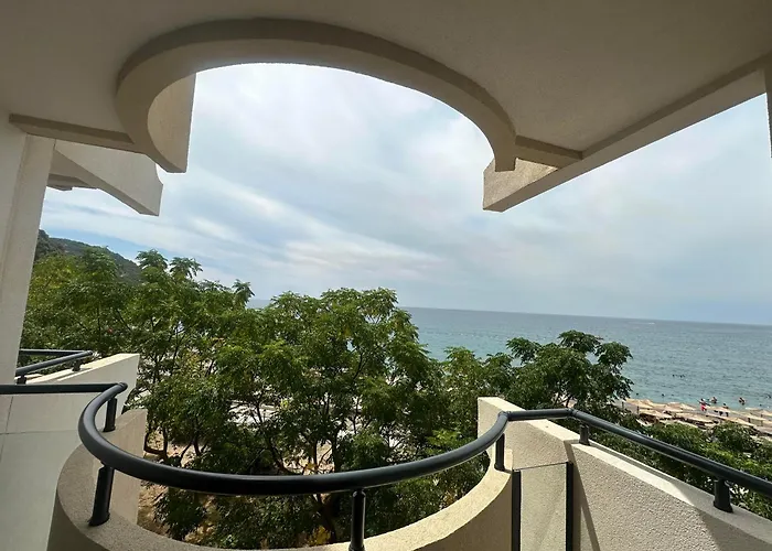 Pearl Beach Resort - Hills & Villas